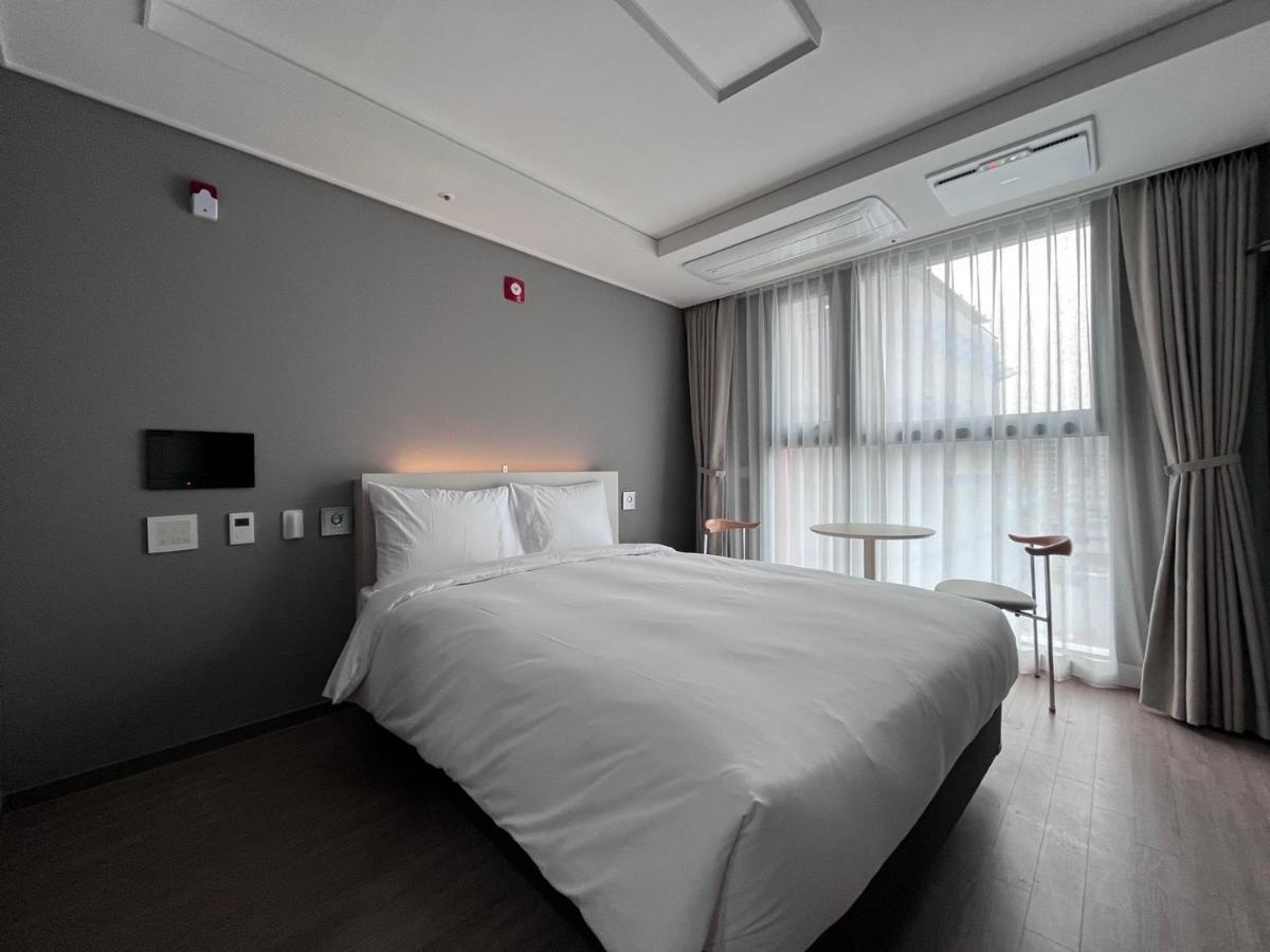 Sollago Myeongdong Hotel & Residence Seoul Room photo